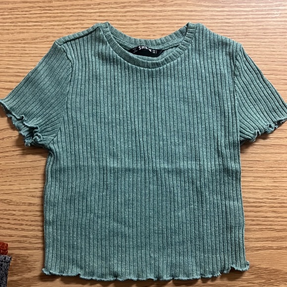 💥💥FINAL SALE💥💥NWOT ALL 3 TOPS ONE PRICE Short Sleeve Ribbed Crop Tops - Picture 2 of 6